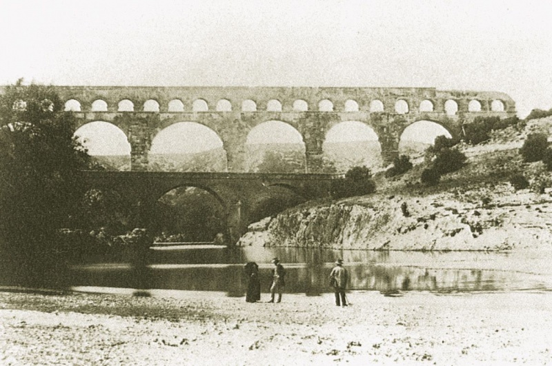 Файл:Pontdugard.jpg