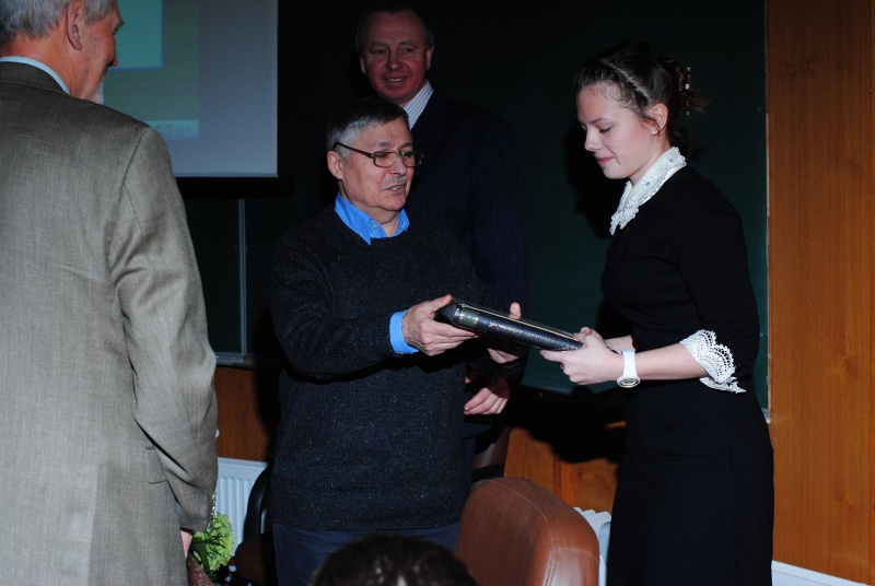 Файл:Награждение победителей конференции.jpg